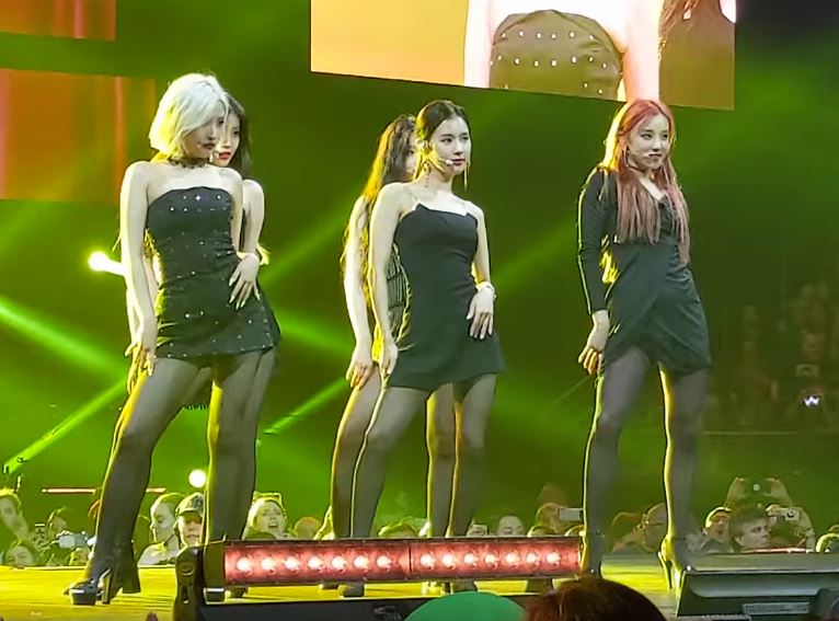 Видео с Kcon в Нью-Йорке: (G)-idle снова потрясли кавером