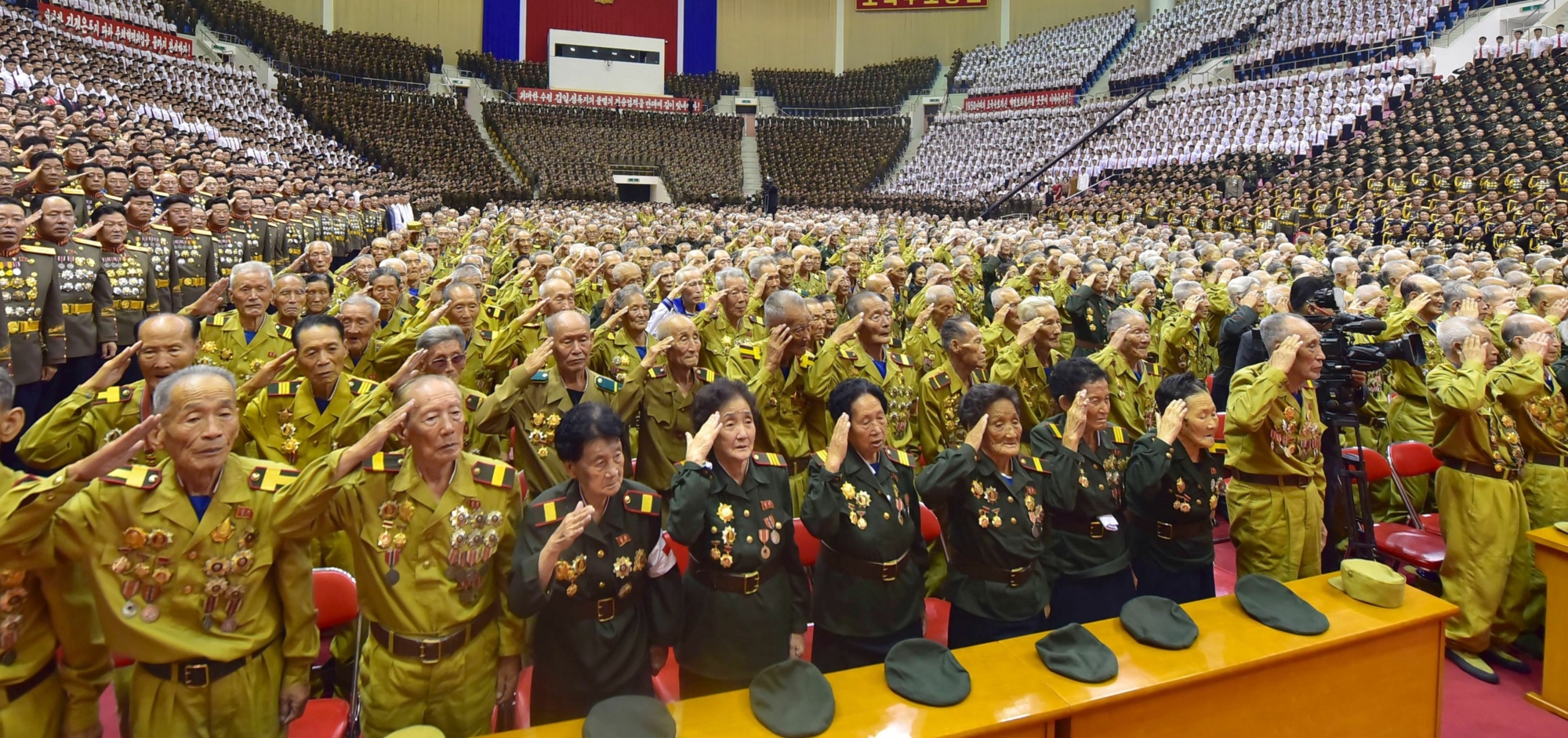 Северная Корея карает детей, пренебрегающих родителями-ветеранами войны