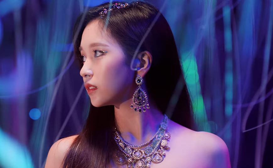 Мина вернулась вместе с TWICE с новой песней