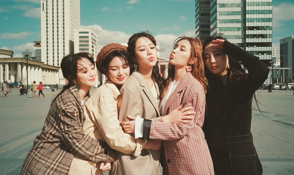 Монголия и k-pop: конь и трепетная лань
